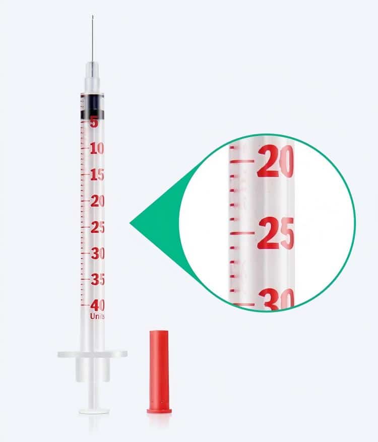 Healthcare-professional-demonstrating-accurate-insulin-dosage-measurement-technique
