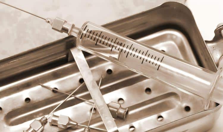 Historical-Glass-To-Plastic-Syringe-Evolution-Timeline