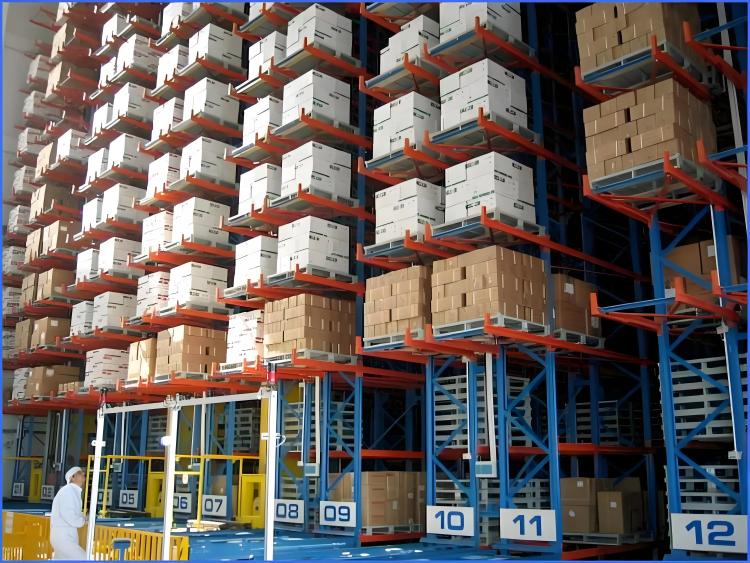 Temperature-controlled-storage-room-for-insulin-syringes-inventory-management