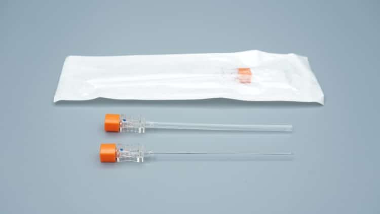 healthcare-professional-training-spinal-needle-technique