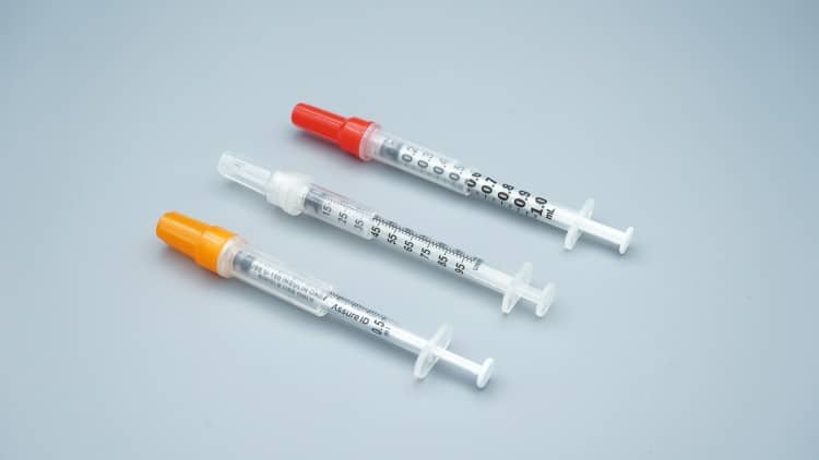 disposable-insulin-syringe-components-breakdown-medical-device