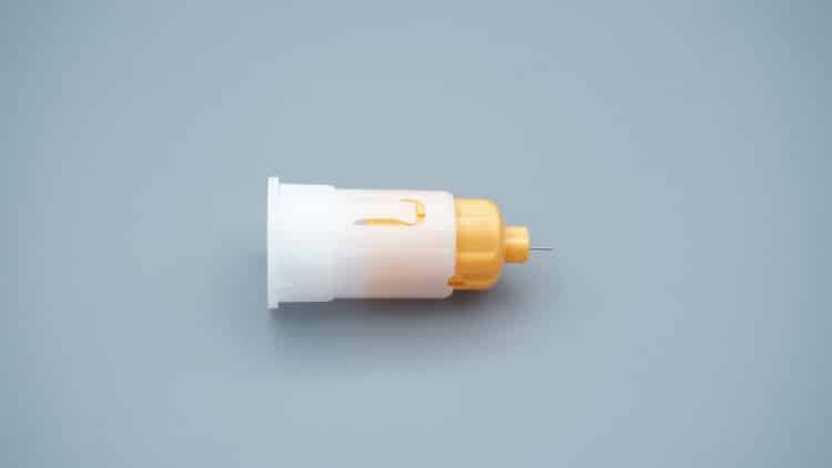 used-insulin-pen-needle-safe-disposal-sharps-container