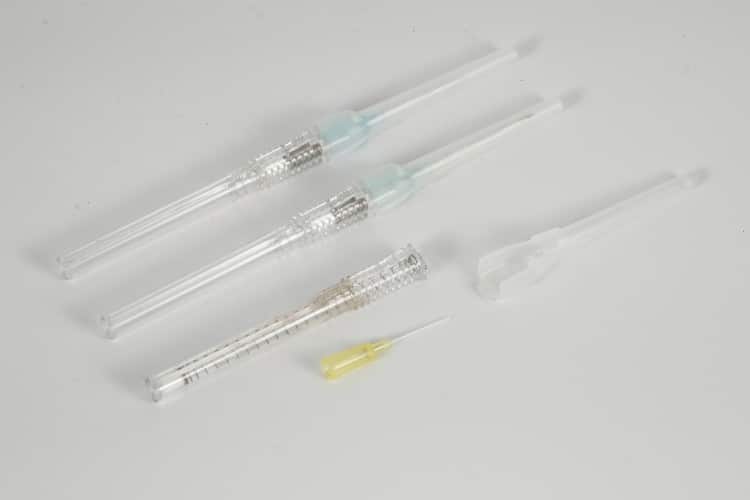quality-control-iv-catheter-manufacturing-laboratory-precision-technology-industrial-production