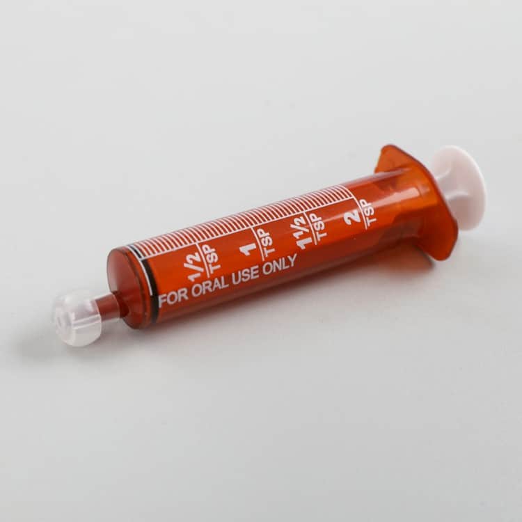 precision-oral-syringe-with-graduated-measurement-markings-closeup-view