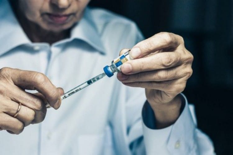 quality-control-testing-needle-sharpness-penetration-force-measurement-laboratory