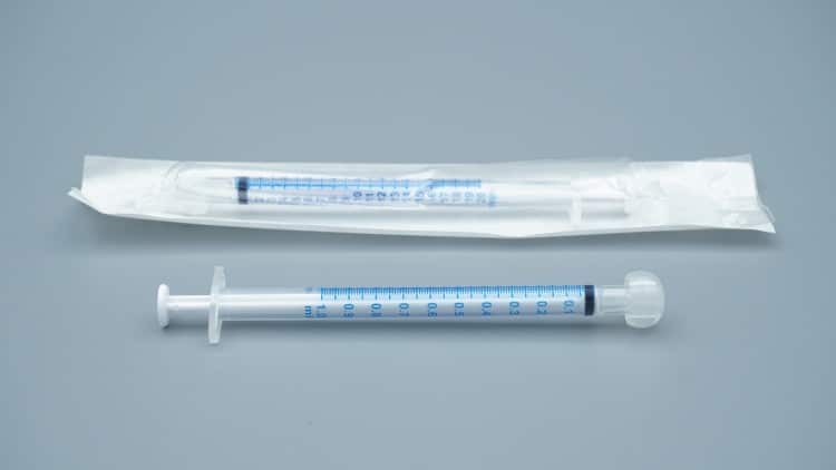 sterile-packaging-and-quality-control-testing-of-single-use-oral-syringes