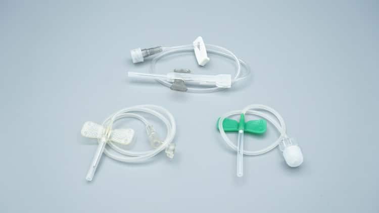 butterfly-needle-vs-traditional-straight-needle-clinical-comparison-performance-advantages