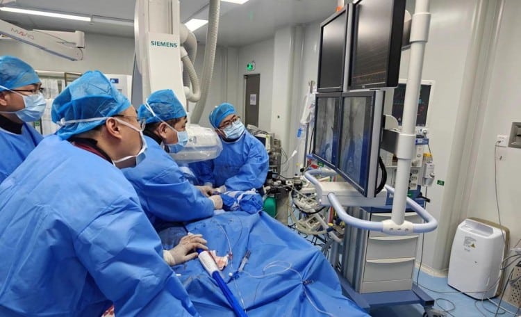 ergonomic-control-handle-remote-operation-angiography-injection-device-physician-use