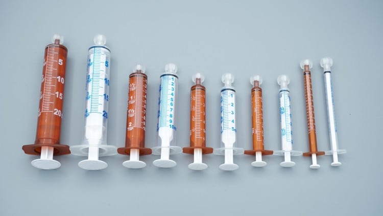 quality-control-testing-oral-syringe-accuracy-precision-measurement-in-laboratory-setting