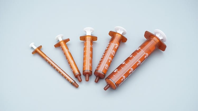 smart-rfid-enabled-amber-syringes-innovative-technology-drug-traceability-healthcare-digitalization-future