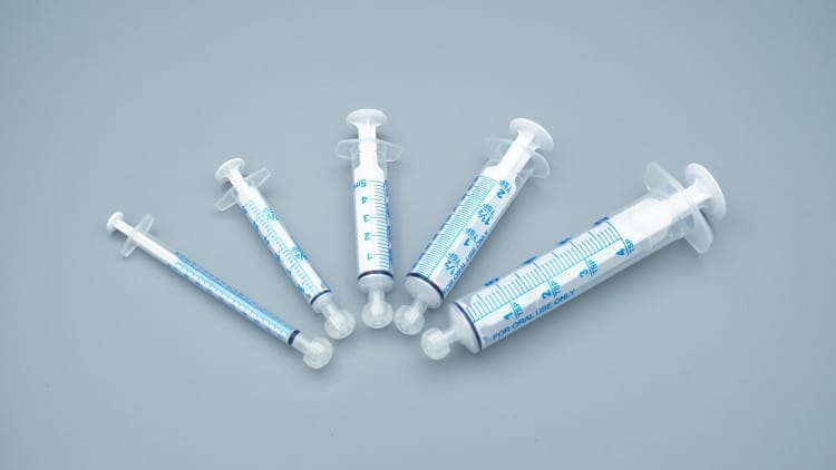 step-by-step-oral-syringe-medication-drawing-process-from-medicine-bottle-clinical-procedure