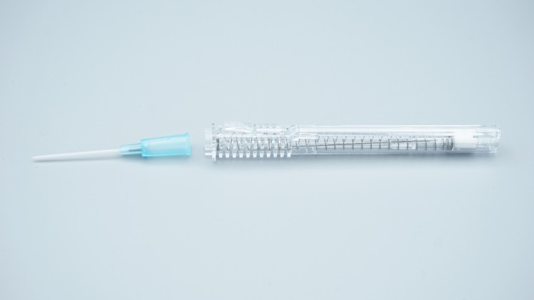 safety-peripheral-iv-features