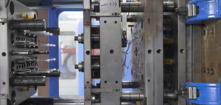 chinese-medical-syringe-production-line-automated-assembly-high-volume-manufacturing