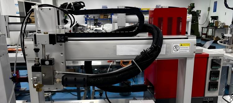 automated-robotic-system-using-industrial-syringes-for-precise-adhesive-dispensing