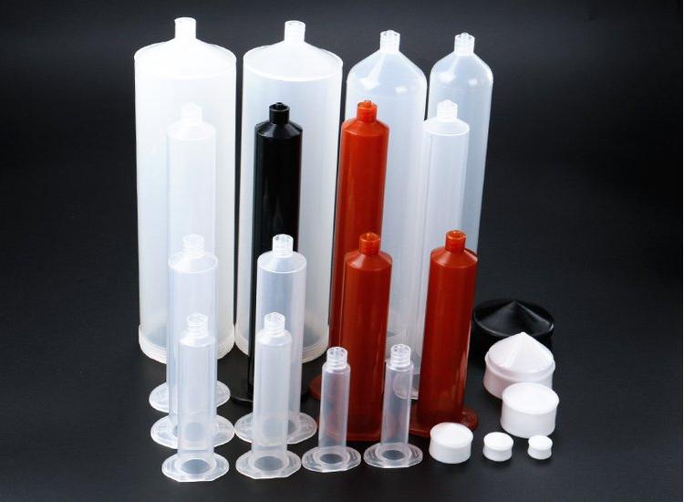 variety-of-industrial-syringes-different-sizes-materials-for-manufacturing-applications
