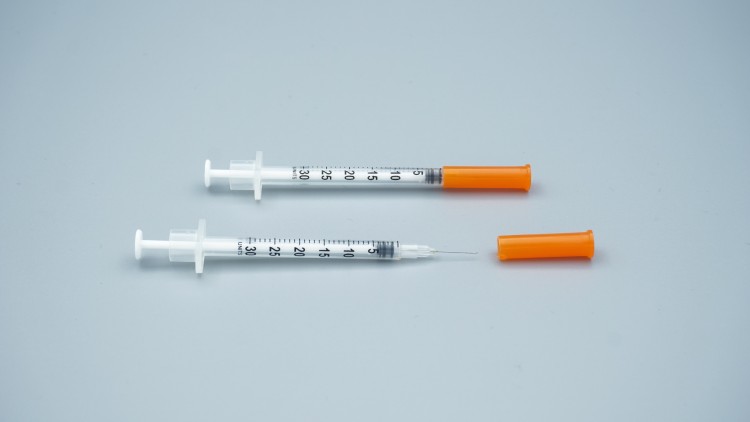 0.3ml-insulin-syringe-30-unit-close-up-scale