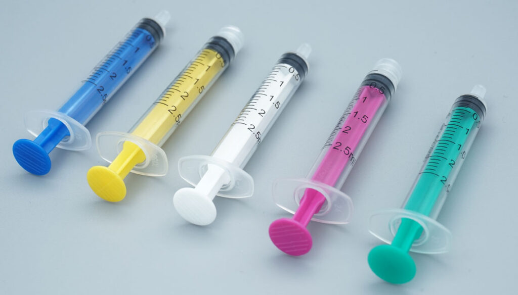 2.5ml Syringe Multi Color Plunger Set 45 Degree Angle Insulin Syringe Syringe Needle Luer Lock Syringe Display