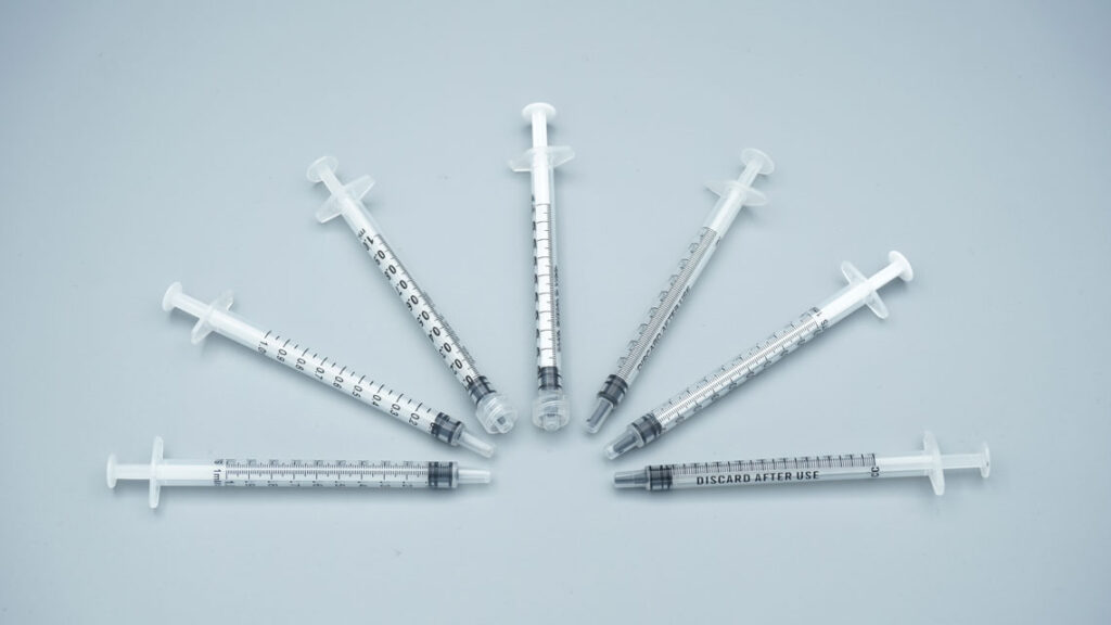 Collection of 7 x 1ml disposable sterile Luer Lock syringes no needle