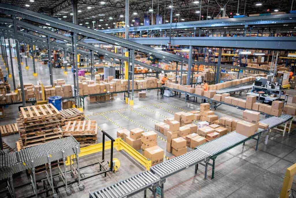 Complete guide to medical supplies in the USA including FDA regulations, procurement channels, sourcing, and medical consumables.
