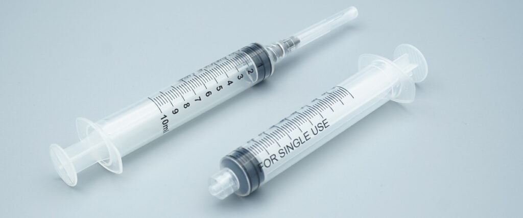 10ml Syringe Buying Guide: How to Choose a Reliable Medical Syringe Supplier Luer Lock Syringe With Hypodermic Needle Front And Back View